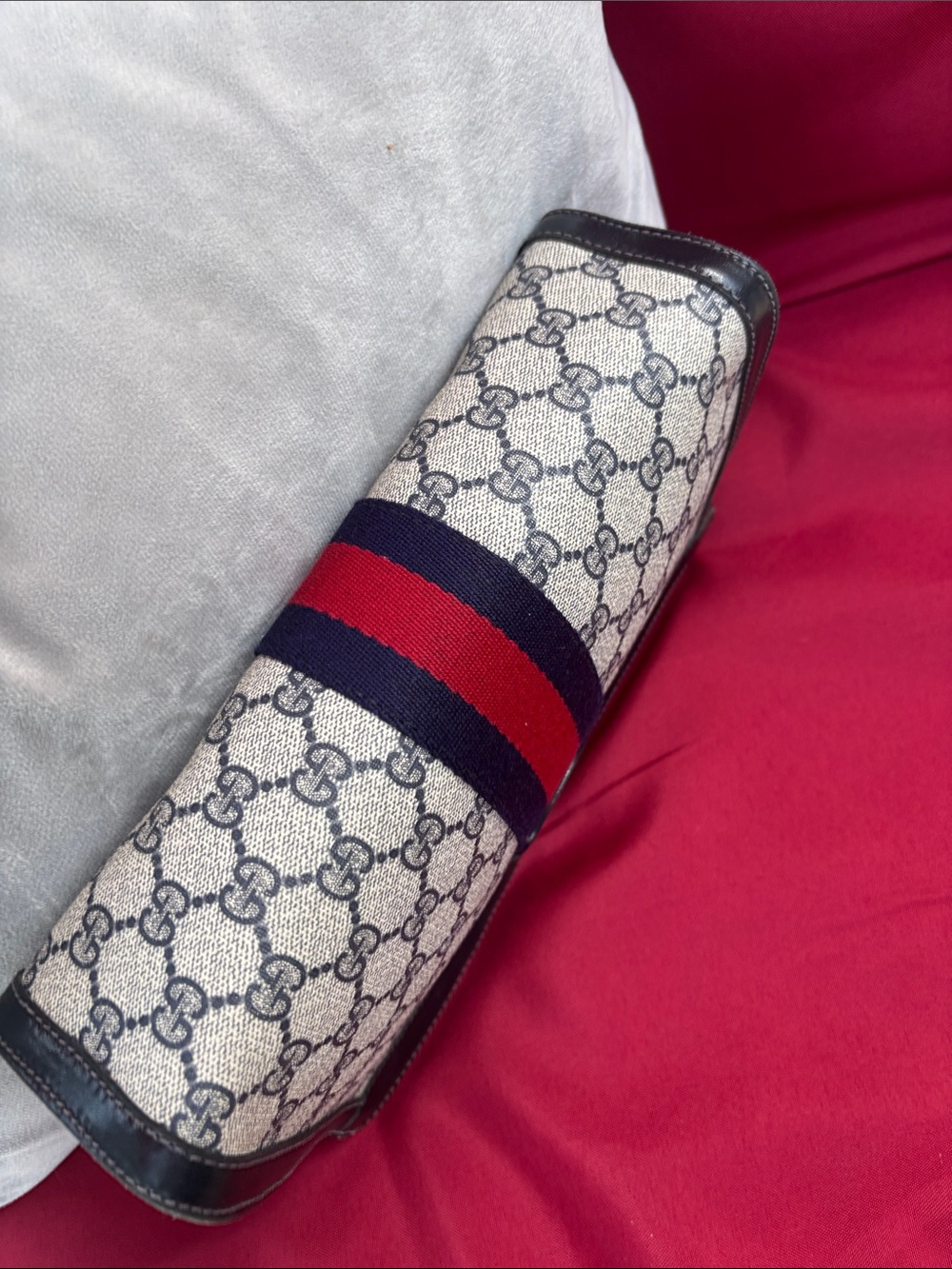 Gucci GG Supreme Canvas Clutch with Blue and Red Web Stripe - Picture 4 of 15